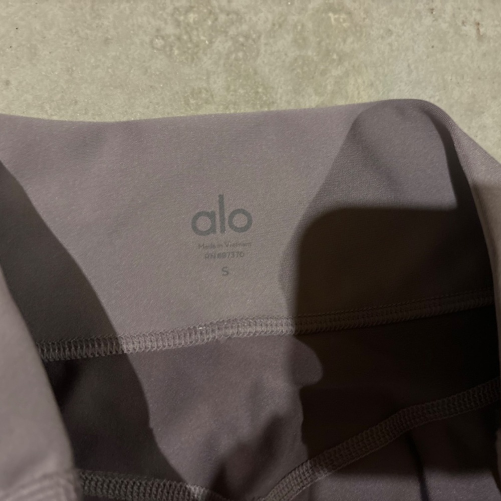 Alo leggings - Picture 2 of 2